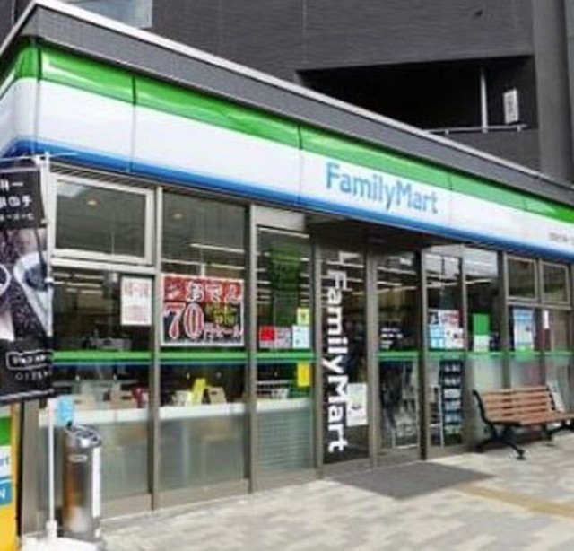 コンビニ　ファミリーマート世田谷若林一丁目店（コンビニ）まで793m