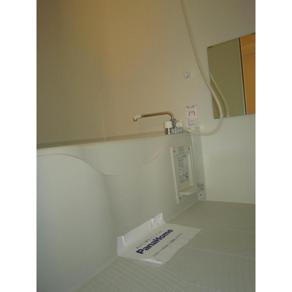 バス・シャワールーム　落ち着いた空間のお風呂です