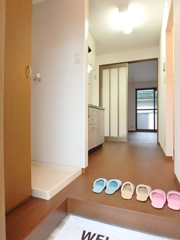 玄関　図面と現状に相違がある場合には現状を優先．．．