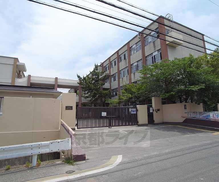 小学校　羽束師小学校（小学校）まで610m