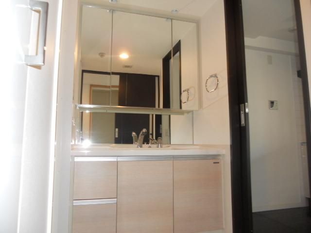 洗面設備　★高級分譲賃貸マンション！ペット飼育可★