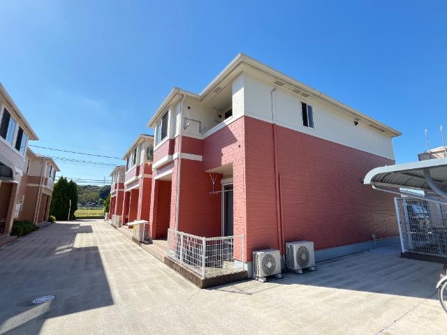 エントランス　外観写真（昼）