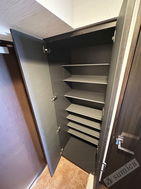 玄関　沢山の靴を収納可能です♪♪