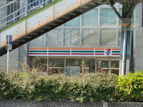 コンビニ　セブン－イレブン 名古屋桜通泉１丁目店（コンビニ）まで198m