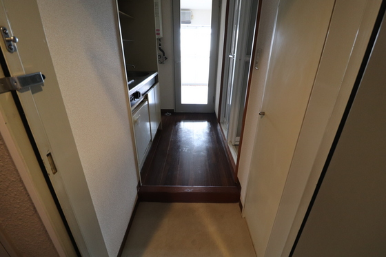 玄関　※別号室の写真です