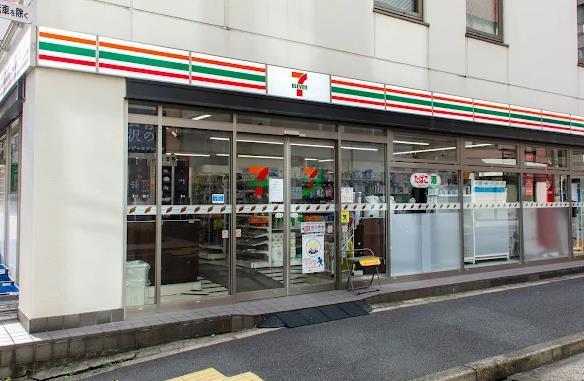 コンビニ　セブンイレブン神田錦町2丁目店（コンビニ）まで73m