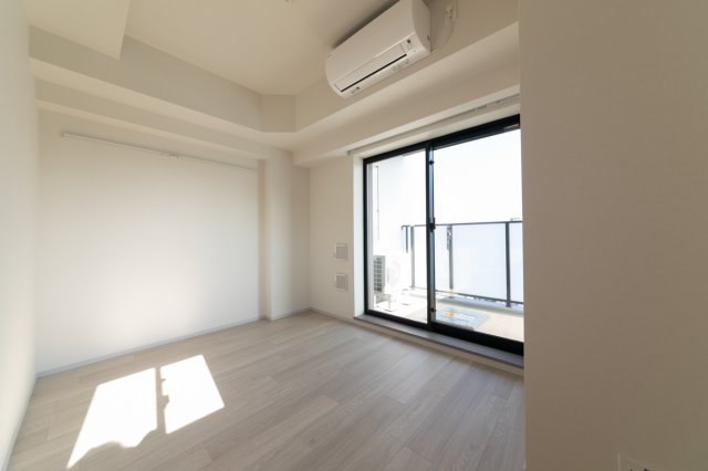 居室・リビング　※別部屋の参考写真です。