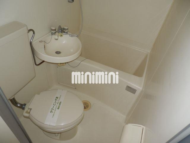 バス・シャワールーム　水回りが３点すべてそろっているのでお掃除が簡単です☆