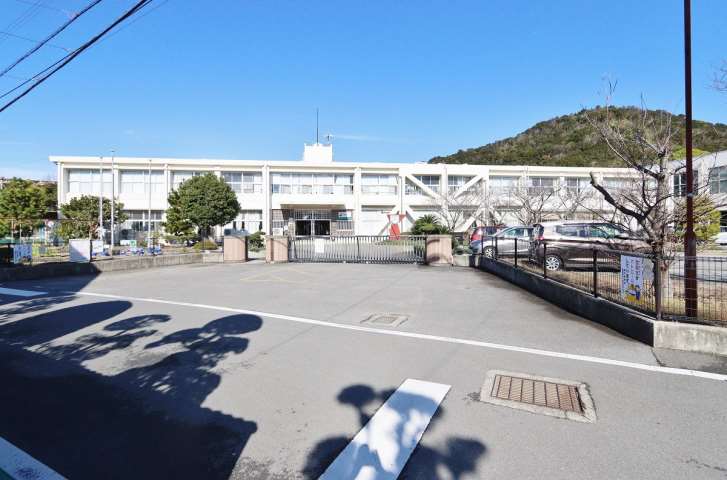 小学校　鳴門市桑島小学校（小学校）まで1200m