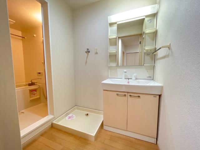 洗面設備　洗髪洗面化粧台