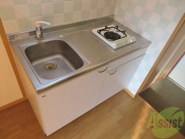 キッチン　シンプルなキッチンです。一人暮らしは最適ですね。