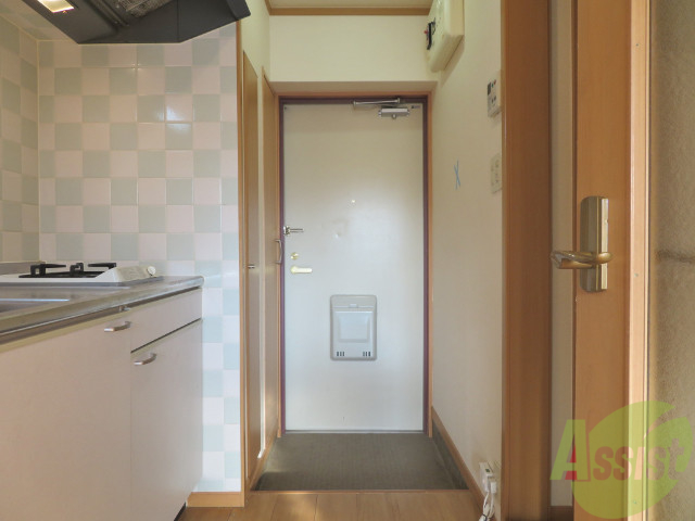 玄関　玄関の様子です。明るい印象ですね。気分もあがりそう。