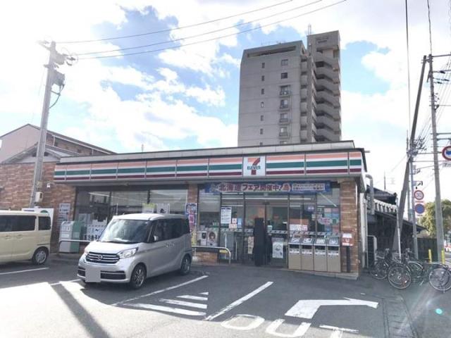 コンビニ　セブンイレブン（コンビニ）まで396m