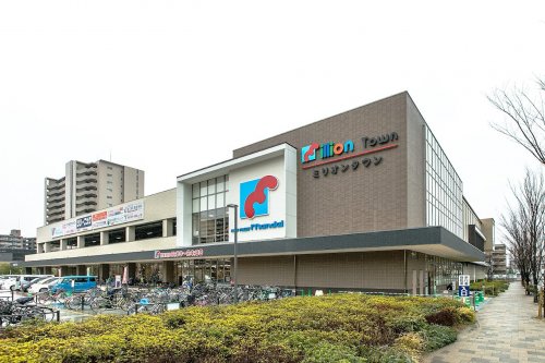 ドラックストア　プラザ薬局ミリオンタウン塚口店（ドラッグストア）まで666m