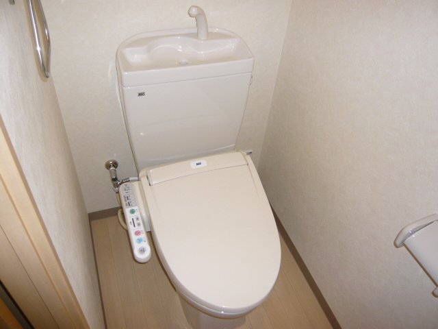 トイレ　シャワー付トイレ