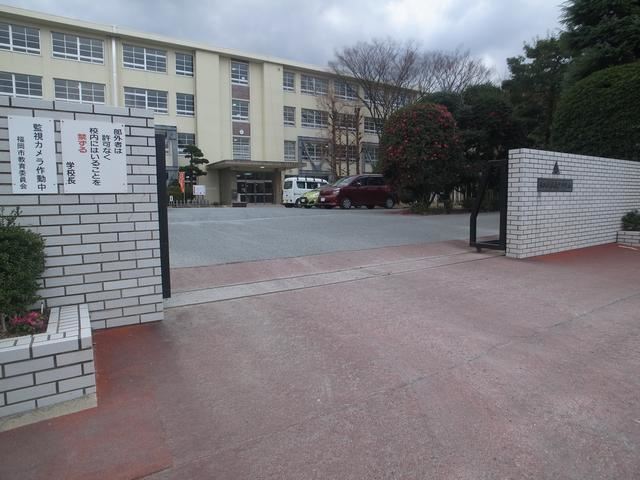 中学校　市立高宮中学校（中学校）まで990m