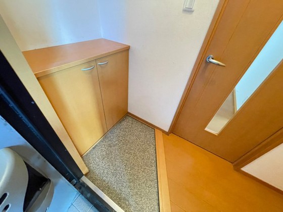 玄関　※別部屋の写真です
