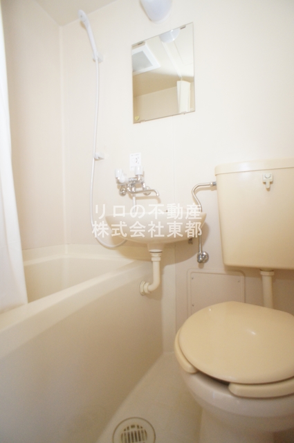 バス・シャワールーム　お掃除がしやすい洗面台付き３点ユニットです☆