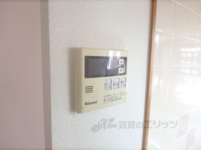 その他設備　給湯器リモコン