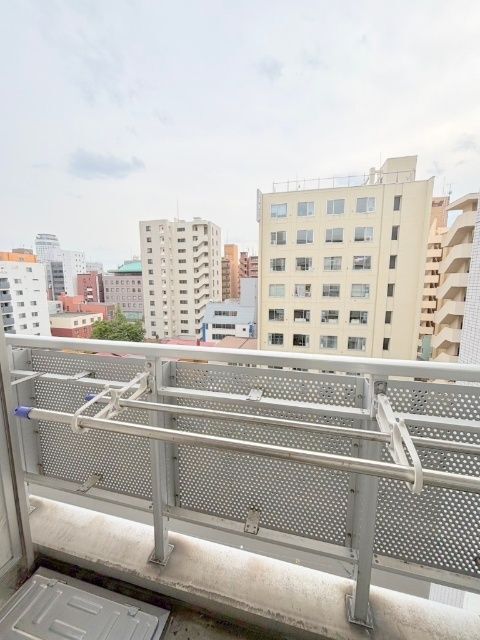 バルコニー　※写真は別号室です。