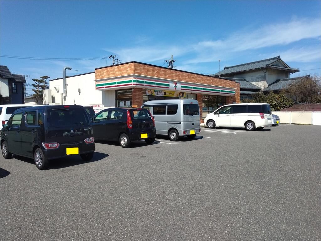コンビニ　セブンイレブン新潟紫竹山店（コンビニ）まで438m