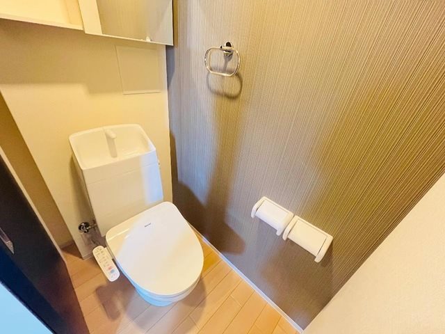 トイレ　※別号室の写真です。