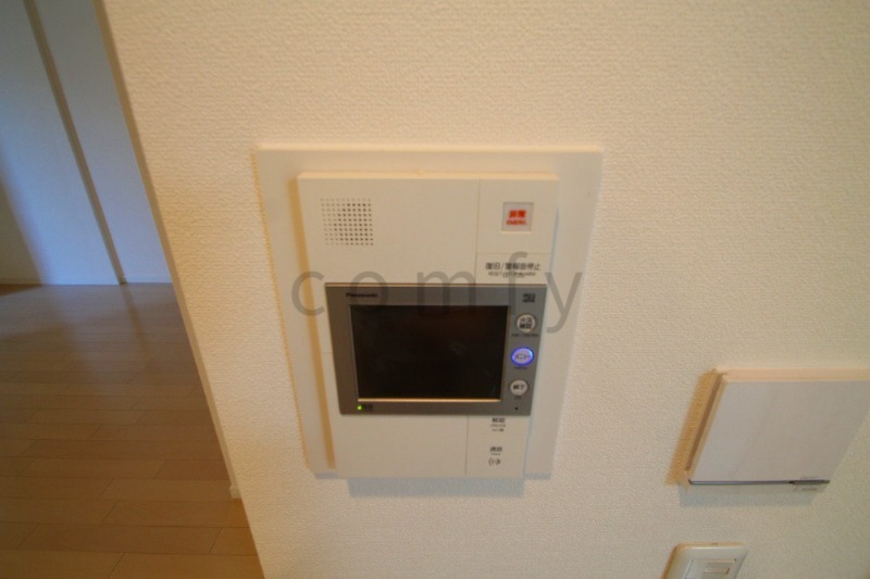 セキュリティ　モニター付きインターホン