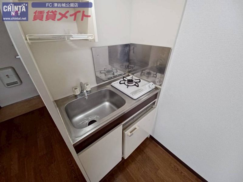 キッチン　同建物別部屋反転