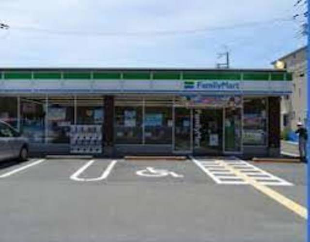 コンビニ　ファミリーマート茨木太田二丁目店（コンビニ）まで498m