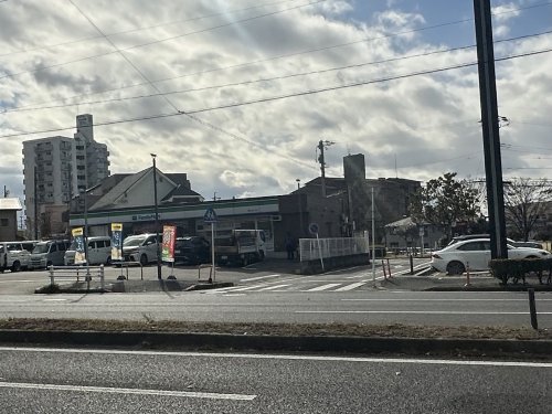 コンビニ　ファミリーマート 豊田山之手店（コンビニ）まで242m