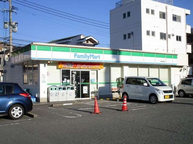 コンビニ　ファミリーマート草牟田町店（コンビニ）まで166m