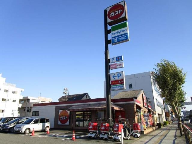 飲食店　ガスト鹿児島草牟田店（飲食店）まで301m