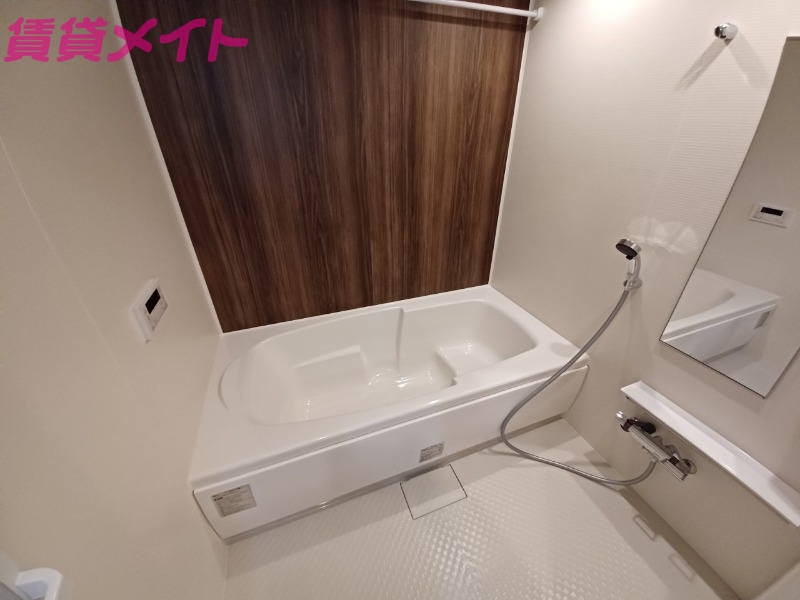 バス・シャワールーム　同型参考写真