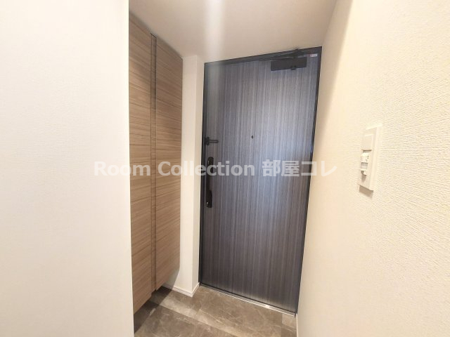 玄関　※同物件他部屋写真 反転、色違いの場合有 現況優先