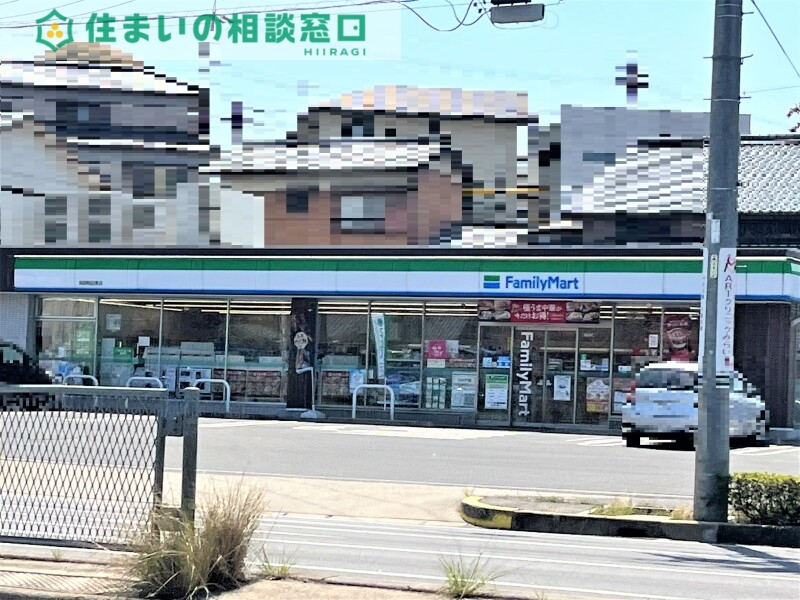 コンビニ　ファミリーマート岡崎鴨田東店（コンビニ）まで686m