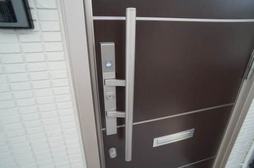 玄関　玄関ドア