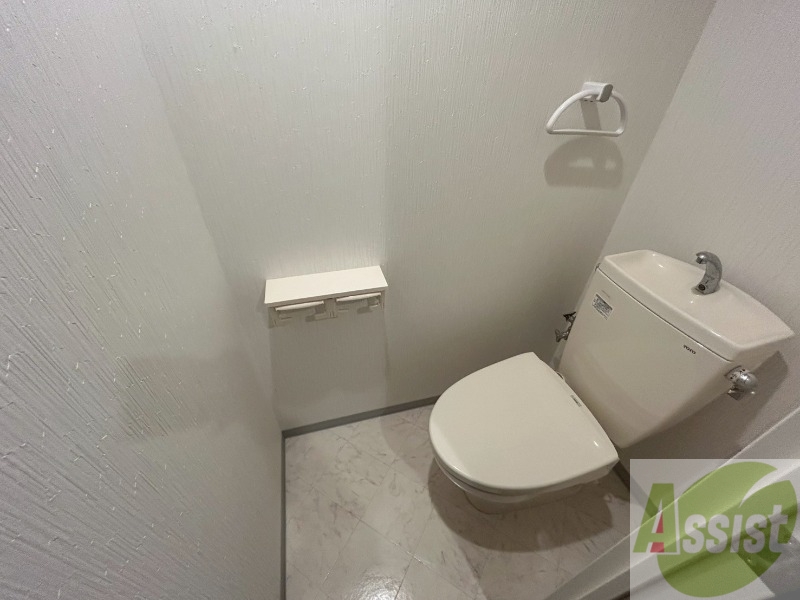 トイレ　こちらはトイレです。清潔感があり、安心して使用できます。