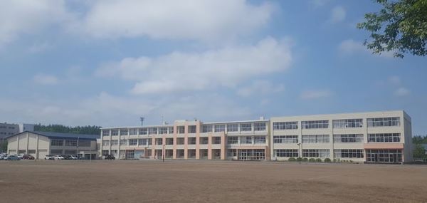 小学校　北広島市立北の台小学校（小学校）まで778m