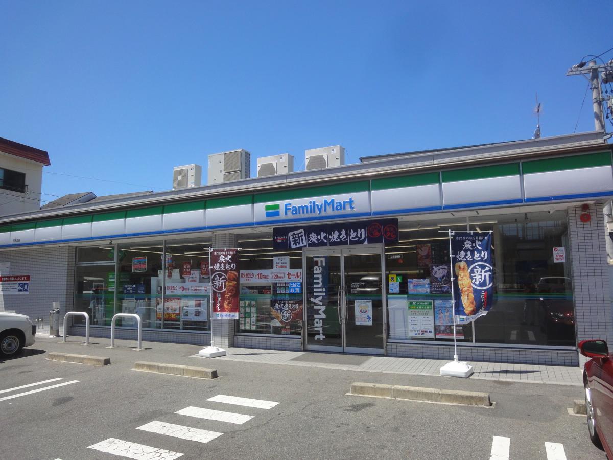 コンビニ　ファミリーマート 児玉西店（コンビニ）まで602m