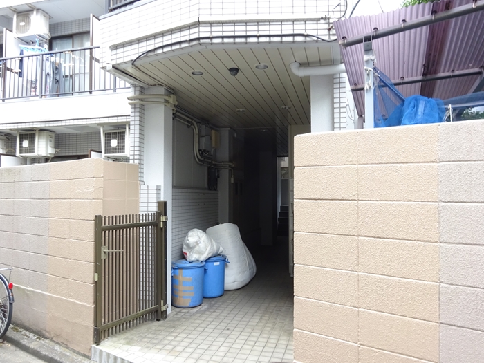エントランス　現況空室でご内見可能です。お問い合わせお待ちしております。