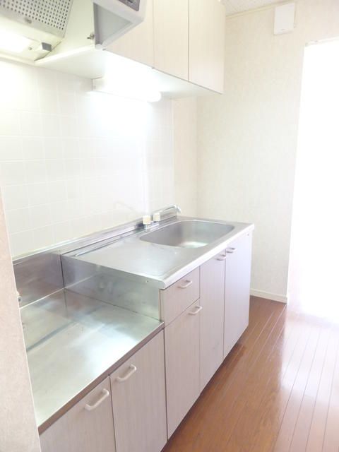 キッチン　※写真は反転別部屋です