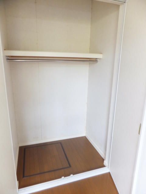 収納　※写真は反転別部屋です
