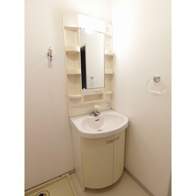洗面設備　※同仕様写真含む