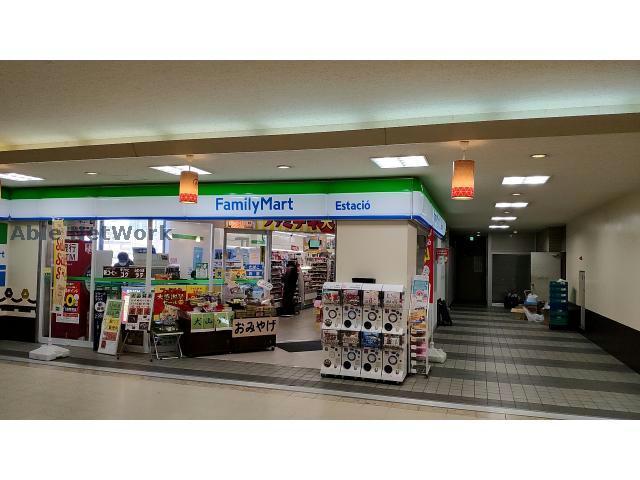 コンビニ　ファミリーマート犬山駅店（コンビニ）まで1m