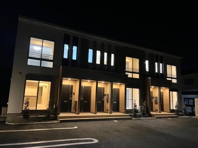 建物外観　外観写真（夜）