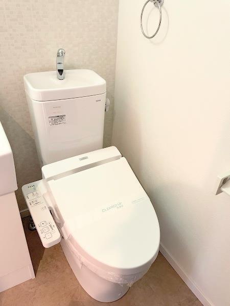 トイレ　温水洗浄便座
