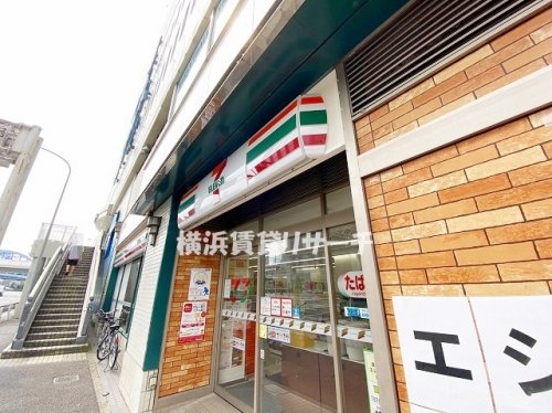 コンビニ　セブンイレブン横浜桜木町1丁目店（コンビニ）まで436m