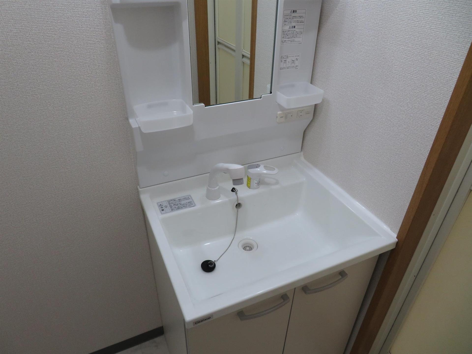 洗面設備　洗髪洗面化粧台に交換しました♪