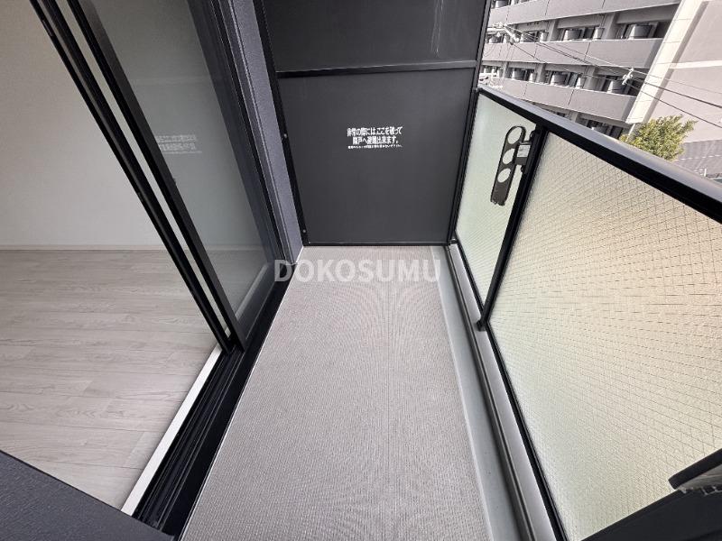 バルコニー　心地よい風と光を感じる、暮らしの楽しみが広がる場所。