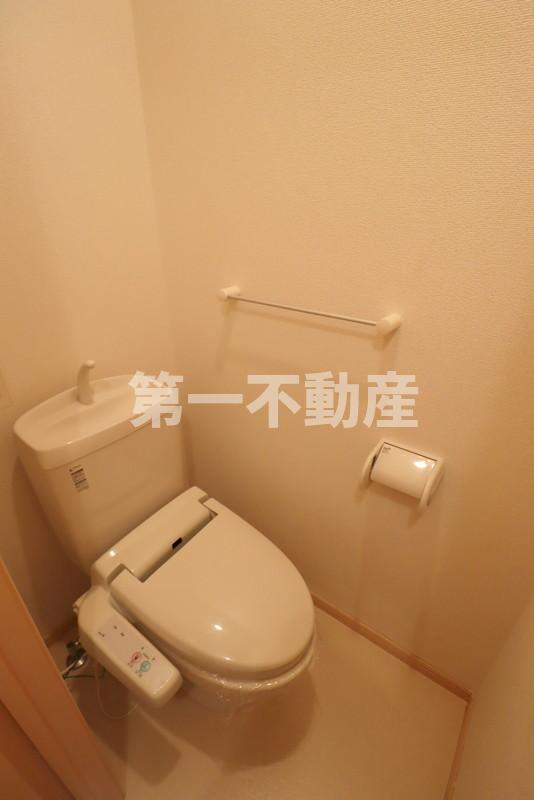 トイレ　温水洗浄便座